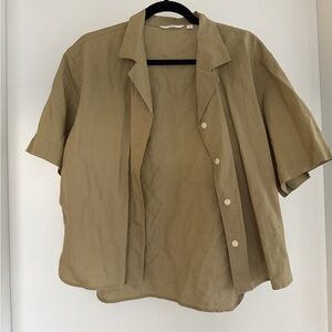 Uniqlo Relaxed Short-Sleeve Button Front Shirt in Olive-Tan